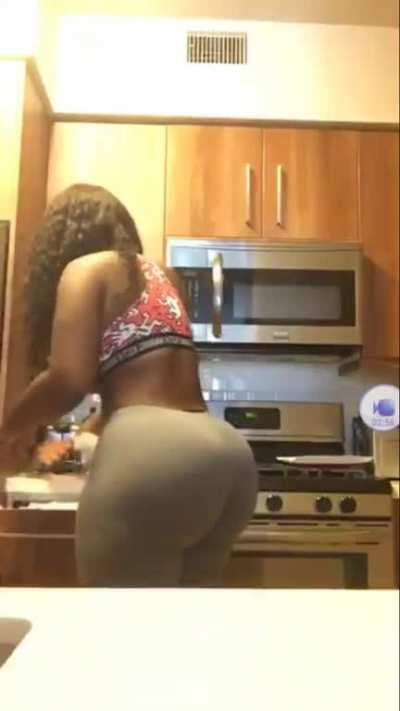 You can tell she the wifey type too
