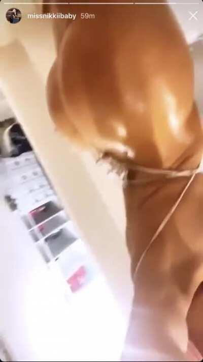 Holy shit her body 😍💦