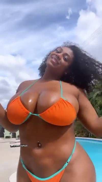 Kiera Nicole (@kieranicolemain)