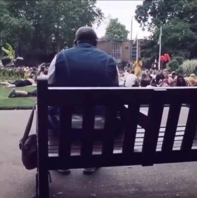 This man in a park in London, England started singing ”Livin' on a Prayer” by Bon Jovi and the whole park joined in.