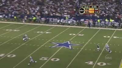 [Highlight] Donovan McNabb scrambles for an eternity before launching a 50+ yard bomb while rolling to his left