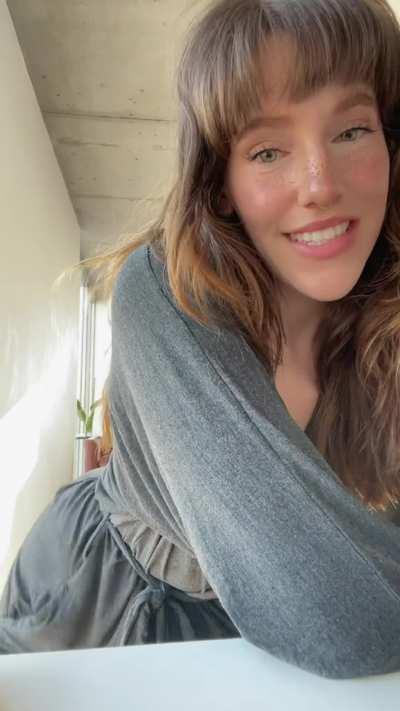 Small girl, big booty!