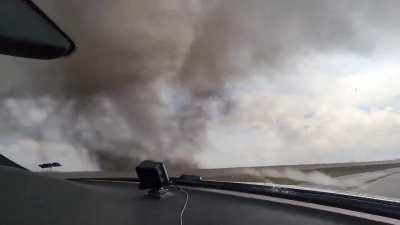 26/04/24 - Lincoln, Nebraska - Massive tornado strikes @NickGormanWX