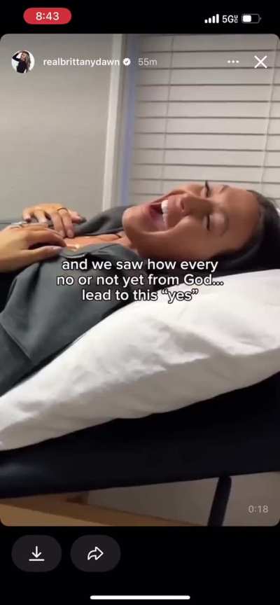 Content 10/22/25- talking about health and travel yt video, family outing take pictures with pumpkins, reminding everyone that she changed the podcast name, (tw :23) new fertility reel, obnoxious laugh trend w Jordan (Dax), keeping M entertained with more