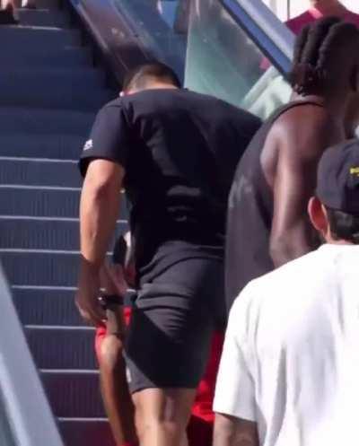 âprankingâ an MMA fighter by pretending youâre about to assault him and his friends, then being indignant when they respond naturally