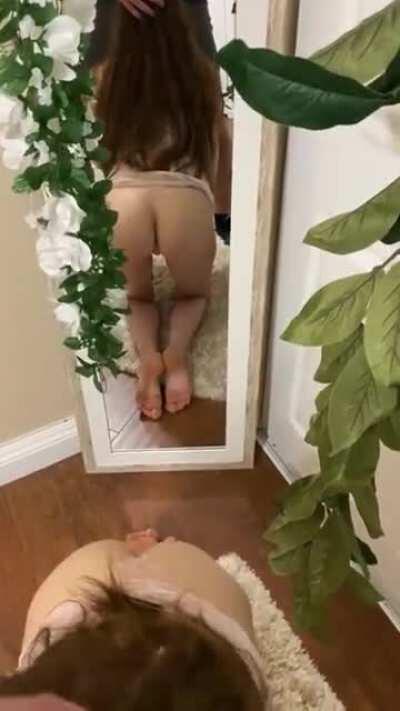 He took me out to dinner so I sucked his cock 😜