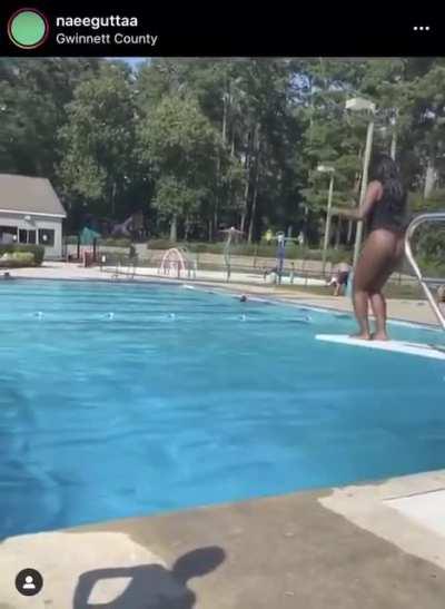 Крутой прыжок и задница зачетная, но...