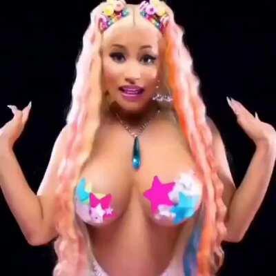 She at it again 😍