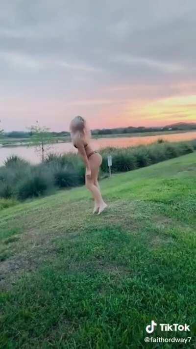 She’s a pleasure to look at. 😜