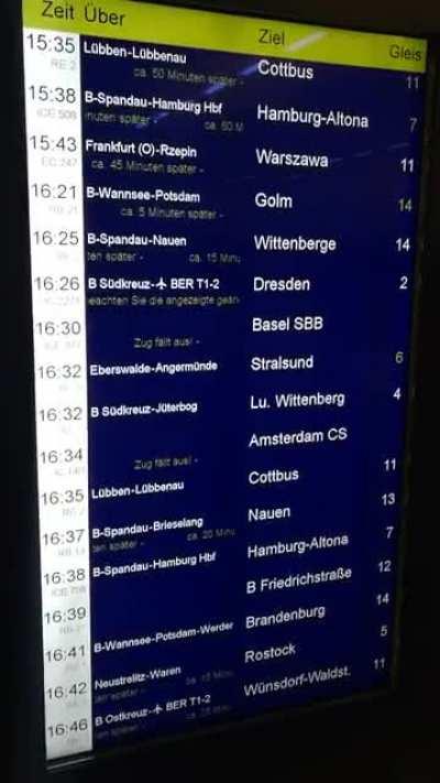 Berlin Hauptbahnhof heute um 16:30. Ich gehe glaube ich lieber zu Fuß...