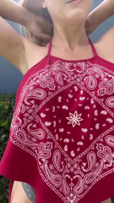 Cheerleader turned 37yo cheer mom