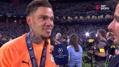 Ederson shaving and getting shaved, hilarious.