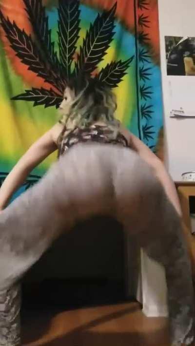 Practicing twerking I’ve gotten kind of rusty but oh well.