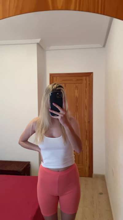 I love the shapes my lips make 😝😇