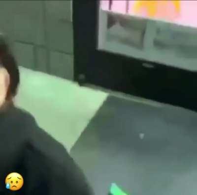 Guy tries stopping his girl from getting jumped end up getting shot in the head.