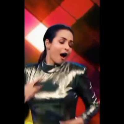 Milif mommy's moves are so hot!