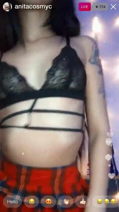 LIVE IG So how’s your morning going??😈