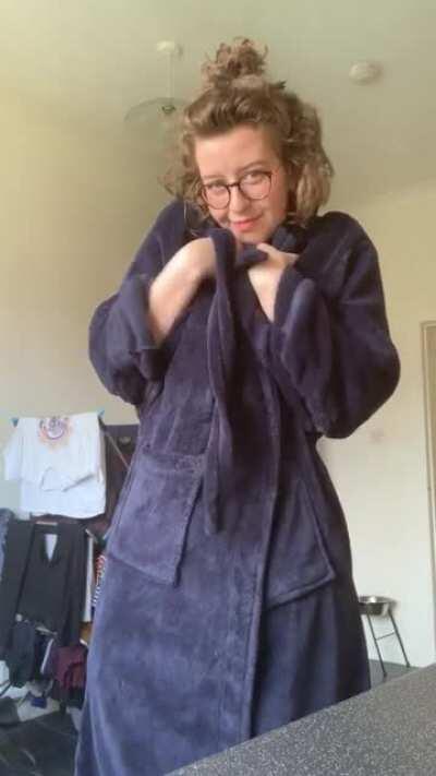 Mind if I flash you while I’m wearing my boyfriend’s robe?