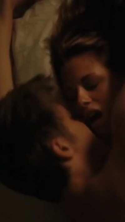 Kristen Stewart 's expressions are extremely hot.