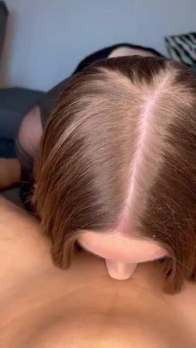 Did someone ask for a slutty girl that loves sucking dick? 😏