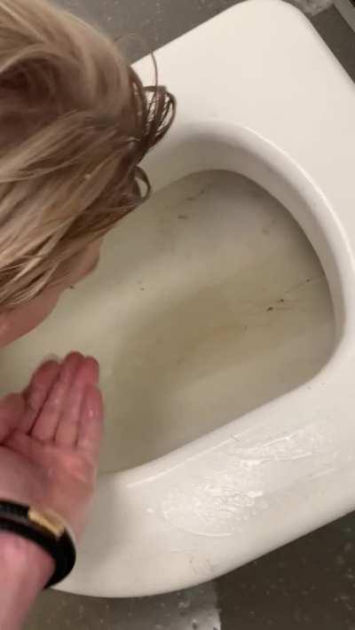 OC (F21) Does licking public toilets make me a good human toilet?
