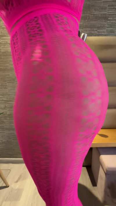 Say “yes” if you’d jerk off to a 44yo & I’ll send nudes