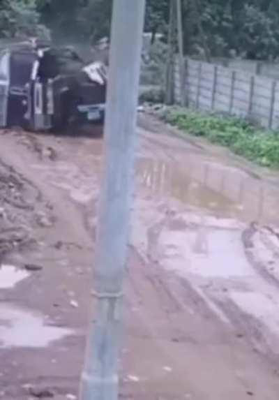 Overloaded and poorly made