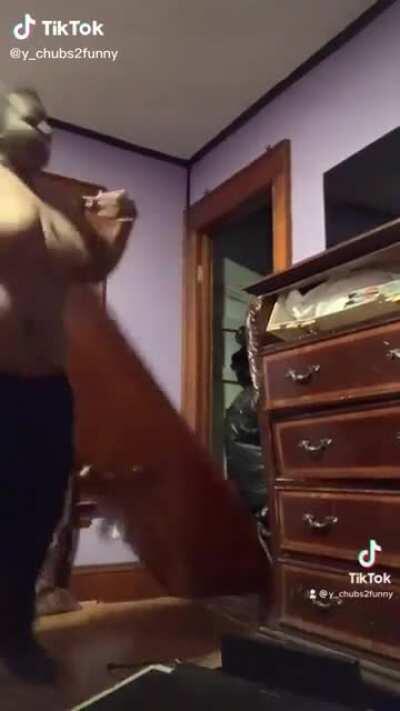 This how u big niggas look dancin to bruces intro