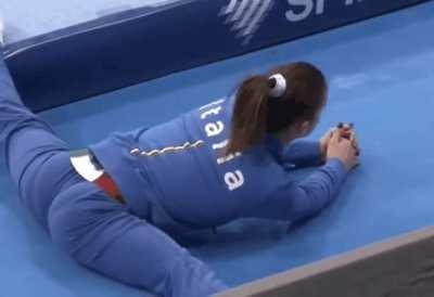 Athletes are celebs right. Elisa Meneghini