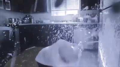 Mi novia: Te gusto el beso? Yo: