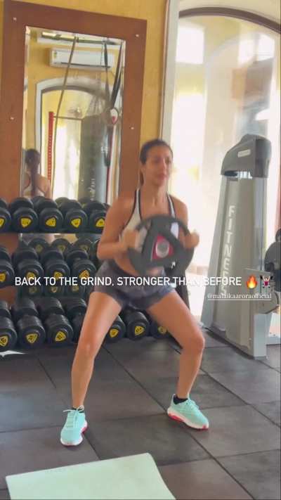 Malaika working hard in cleavage doning sports bra to maintain her tight body! 😍😘🥰😻