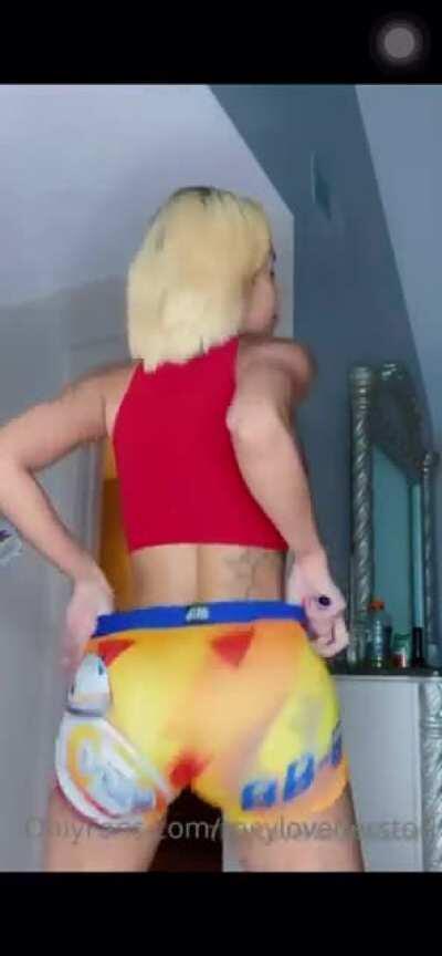 You know that shit fat when it&rsquo;s casually clapping 👏🏽