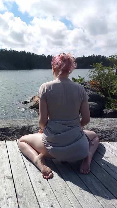 Loved riding my dildo where any passing boaters would see me~! 🤭 Would you have stopped by to give me the real thing?