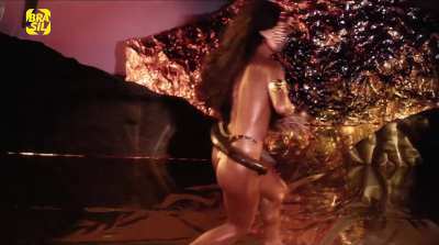 Lucélia Santos - Luz del Fuego (BR1982) (3/8) - Revue theater with snakes