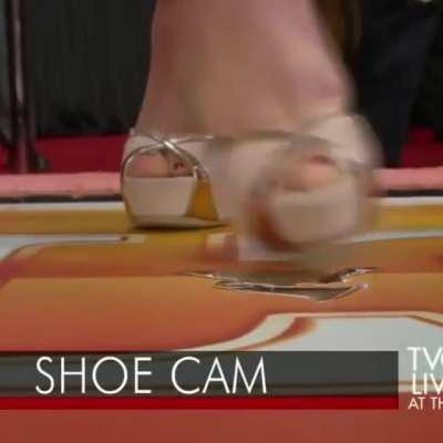 😍i think they know we like her feet