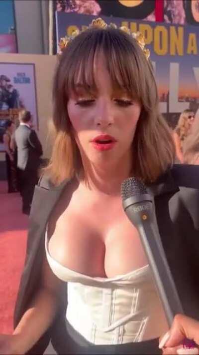 that scoops ahoy uniform really held back a lot, oh my oh my look at them thangs.