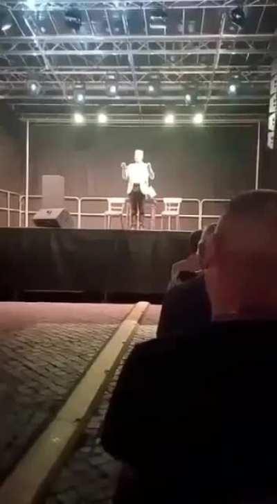 😂😂😂😂😂😂DA HAT ER ABER RECHT ÜBER GRÜN(E) MUSS MAN DRÜBER FAHREN 🤣🤣🤣🤣🤣 ALLES WAS RECHTS IST😂😂😂😂😂😂😂Darauf ein Bierchen Männers🍺🍺🍺🍺🍺🍺