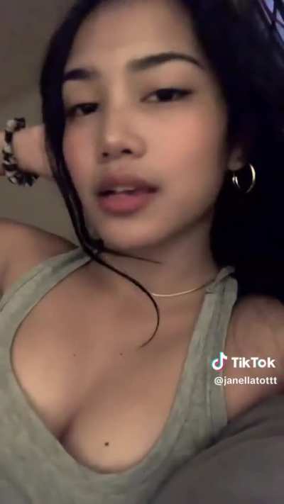 @janellatottt