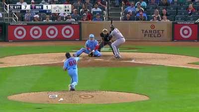 [Highlight] Miguel Andujar goes deep for Yankees to extend lead, his 5th HR of the season