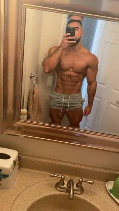 2 weeks out men’s physique. How we looking boys? Excuse my tired ass face been super low carb this week.