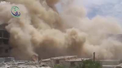 SyAAF dropped barrel bomb impacting on camera - 2014