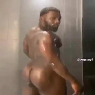 thug comp twerking booty hole bbc so hot