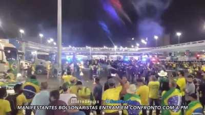 Manifestantes entram em confronto com a PM em Brasília