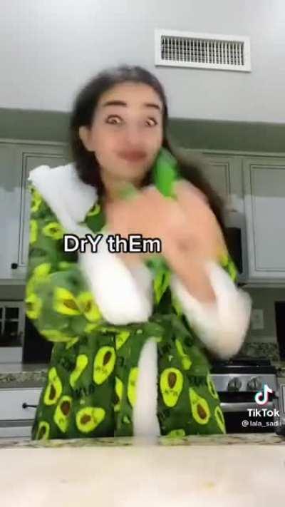 first video on tiktok that i saw when i downloaded it, i dont know what to sat even