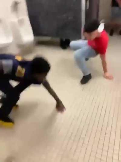 Fuck the fight look at this nigga in the stall 😭