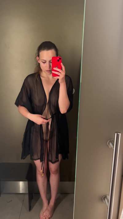 I LIKE THE COLOR BLACK.