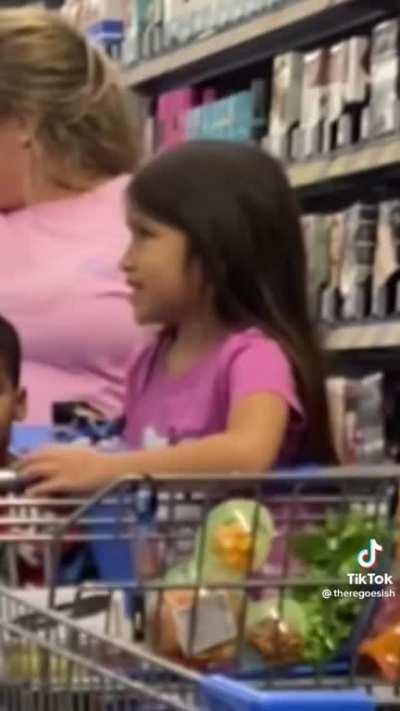 Am I trippin or do the kid lowkey look like fanum👀?