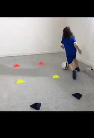 Young dribble master(football)