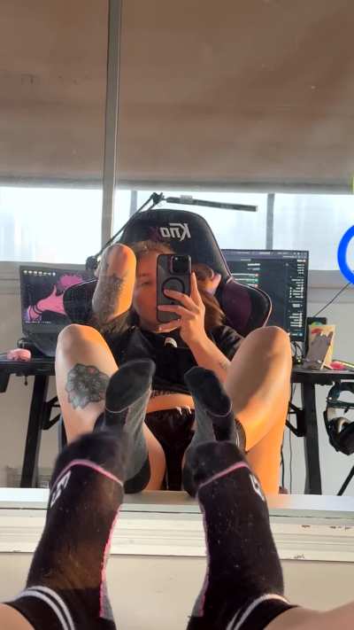 My feet are hot and sweaty… do you dare?