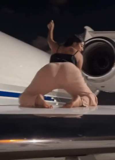 Jasmine sherni twerking